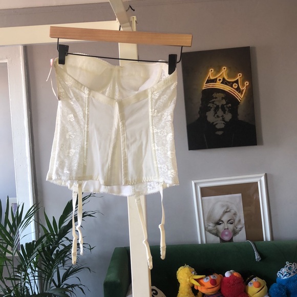 Dominique white sexy retro cosplay lace strapless corset with garter belts 36A - Picture 3 of 7